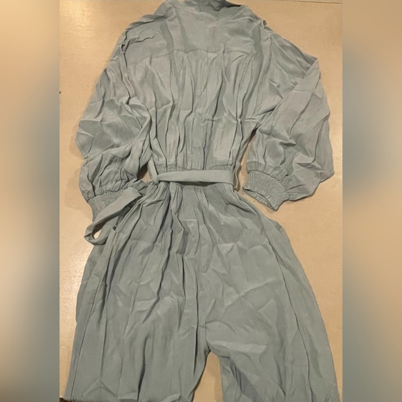 Nwt btfl-life sage button down belted flowy long sleeve jumpsuit size medium - Picture 2 of 4
